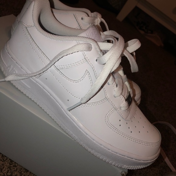 Nike Air Force 1 - Picture 2 of 4